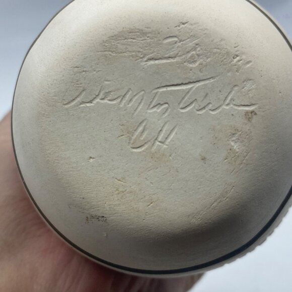 Vtg UTE Mountain Tribe Native American Pottery Vase 4.75” Signed Handcrafted - Picture 4 of 6